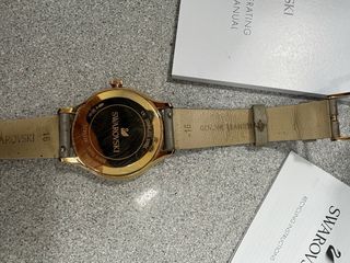 Reloj Swarovski Beige y Dorado