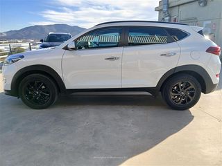 HYUNDAI TUCSON 1,7 CRDI BLUDRI CLASH SKAI 4X2