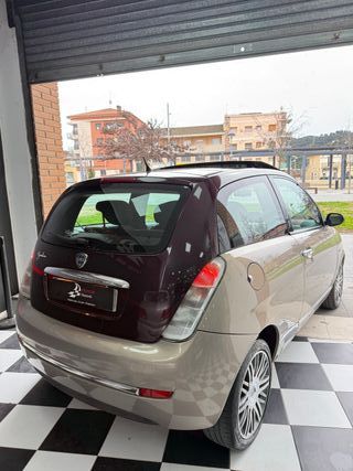 Lancia Ypsilon 1.4 Gasolina