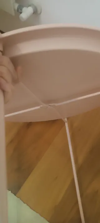 Mesa auxiliar redonda rosa