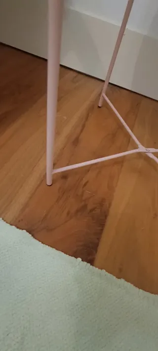 Mesa auxiliar redonda rosa