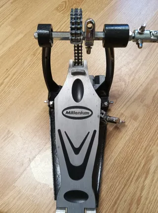 Pedal doble bombo Millenium