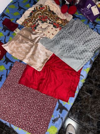 Sciarpe Fallero dorate e rosse in vendita per unità