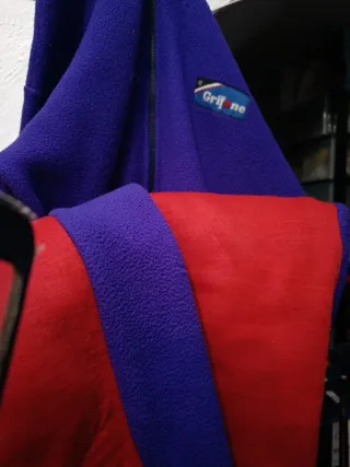 Ropa deportiva de espeleología