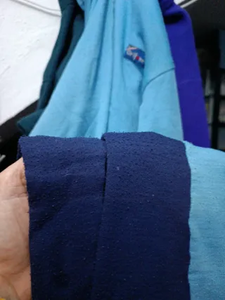 Ropa deportiva de espeleología