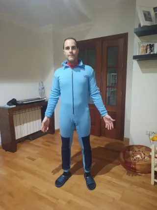 Ropa deportiva de espeleología