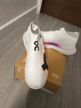 Zapatillas On Running Cloudboom Strike Nuevas