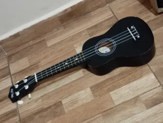 Ukelele Soprano MaKai Negro + Funda