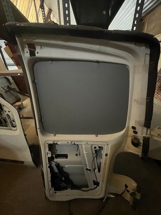 Puerta trasera izquierda ( Volkswagen Transporter)