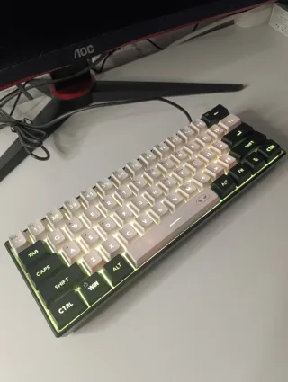 Teclado gaming compacto+ personalización RGB