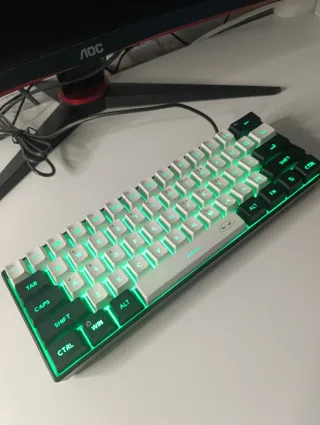 Teclado gaming compacto+ personalización RGB