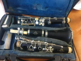Clarinete Vintage Estuche Accesorios
