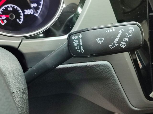 VOLKSWAGEN Touran Edition 2.0 TDI