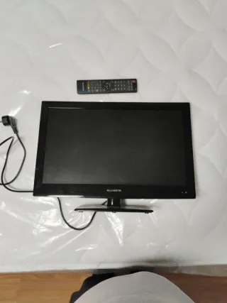 Televisión plana Blusens pequeña a recoger