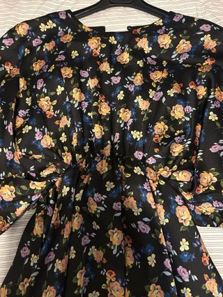 Vestido Zara floral manga larga