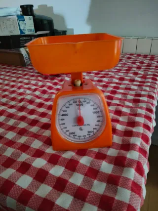 Balanza de cocina naranja