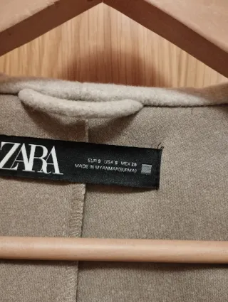 Abrigo Zara Beige con Capucha