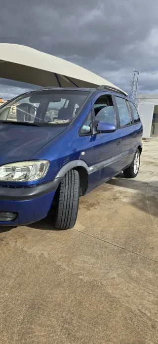 Opel Zafira  Opel Zafira  2006