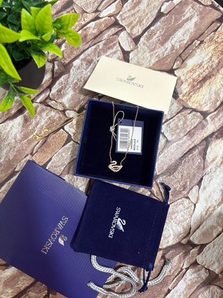 Collar Swarovski Cisne Rosa y Dorado