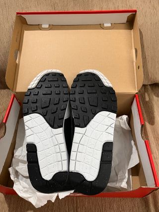 Nike Air Max One Essential Negro Gris y Blanco