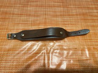 Bracciale in cuoio marrone con fibbia