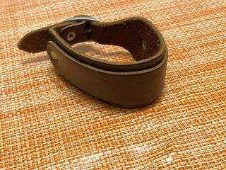 Bracciale in cuoio marrone con fibbia