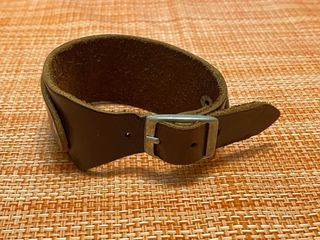 Bracciale in cuoio marrone con fibbia