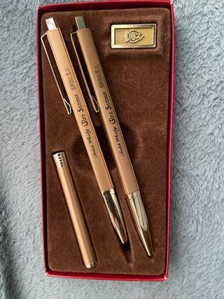 Set de bolígrafo y portaminas sin la tapa q cubre