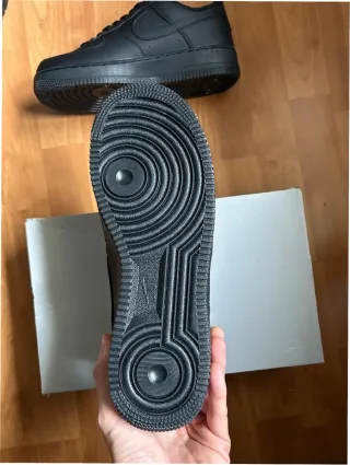 Nike Air Force 1 Low '07 Negro Talla 40