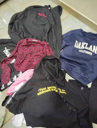 3 Bolsas grandes de ropa,con sudaderas, camisetas