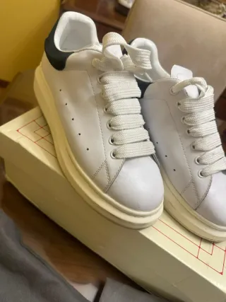 Alexander McQueen taglia 42