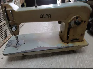 Máquina de coser Alfa para piezas
