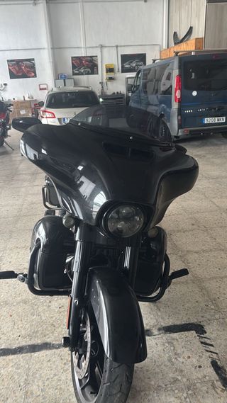 Harley-Davidson Cruiser Negra