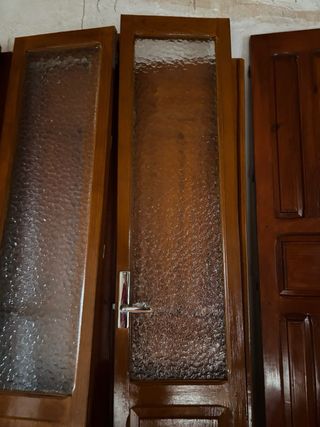 Puertas de madera maciza con y sin cristal