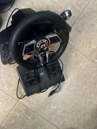Volante Thrustmaster per PS