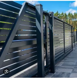 Puerta corredera metálica