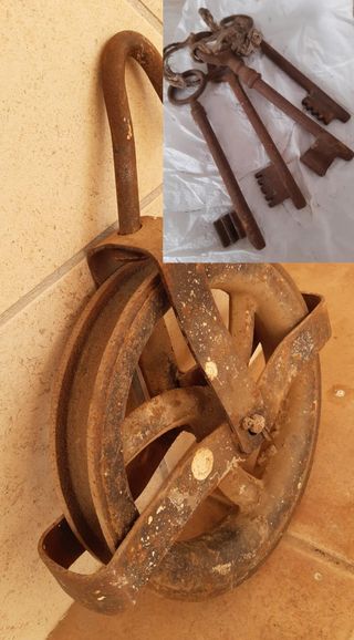 Pacchetto carrucola + chiavi antiche vintage