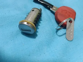 Cerradura y llave con número