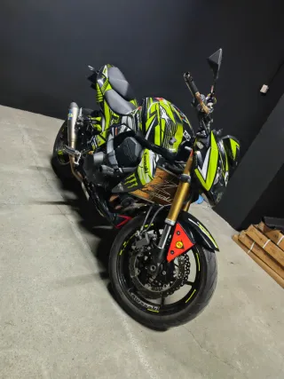 Kawasaki Z750 full a2