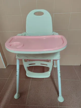 Trona infantil plegable y compacta