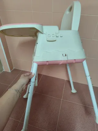 Trona infantil plegable y compacta