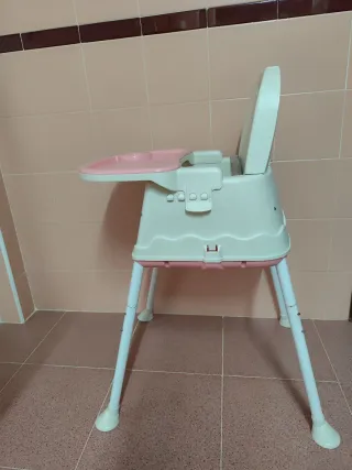 Trona infantil plegable y compacta