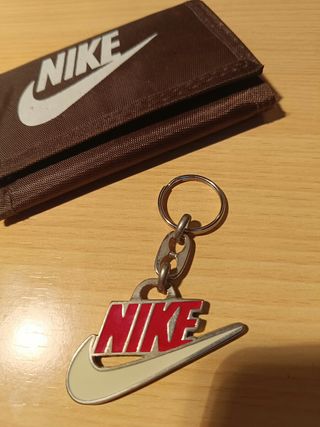 Cartera Nike Marrón + llavero de regalo