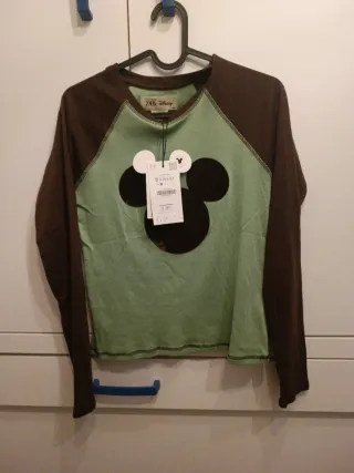 Camiseta Zara Mickey Mouse Verde y Marrón