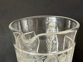 Jarra de cristal tallado diseño floral