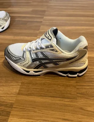 Asics Gel-Kayano 14 Plata/Blanco