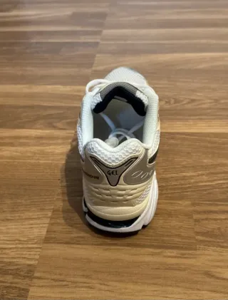 Asics Gel-Kayano 14 Plata/Blanco