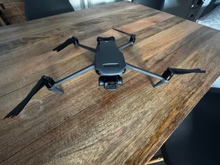 Dron DJI Mavic 3 Kit Vuela Mas