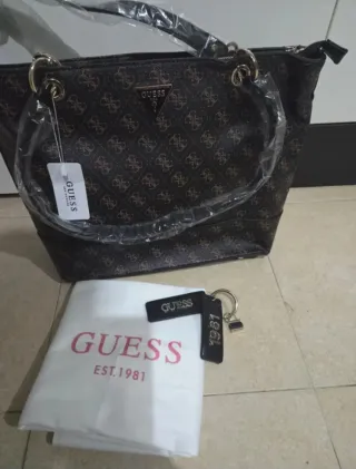 Bolso Tote Guess Negro y Beige