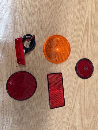 Vendemos pilotos, galibos, ojos de gato, luces fre